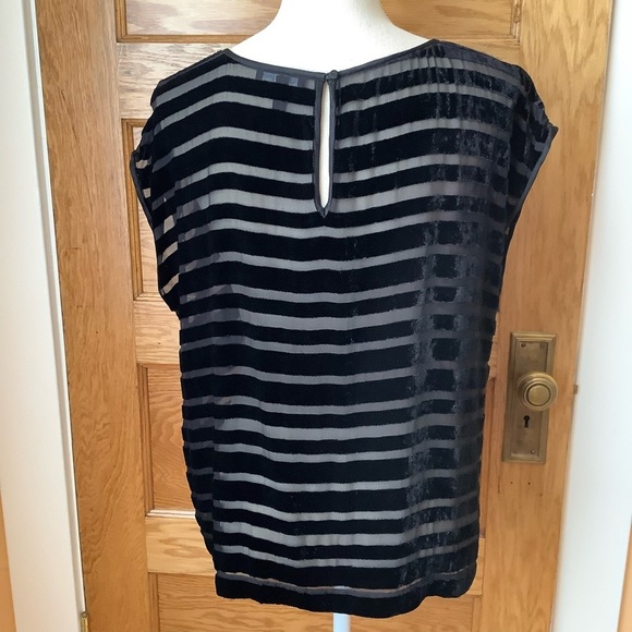 EILEEN FISHER Black Silk Velvet Burnout Cap Sleeve Top Size S - Picture 4 of 10